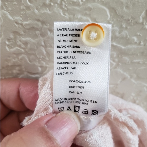 Anthro Isabella Sinclair button up top size Medium - Picture 8 of 9